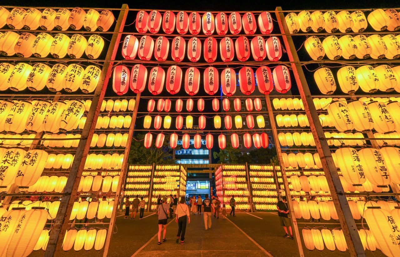 【津市】万灯みたま祭が8/13〜14に開催🏮 駐車場・屋台・見どころを紹介します