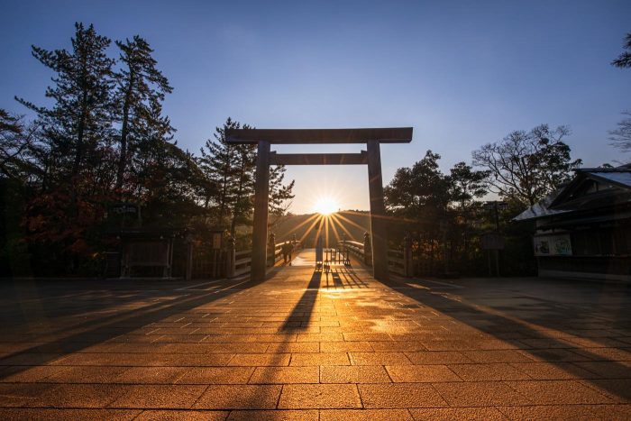 伊勢神宮内宮の宇治橋から日の出を撮るタイミングを解説 三重のええとこ巡り 三重県の旬な観光スポットを巡るフォトブログ