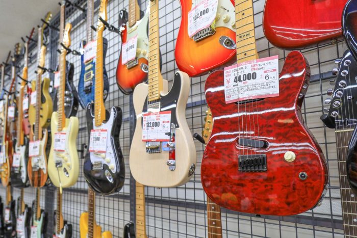 津市のハードオフで楽器売場を大調査！エレキギター、電子ピアノなどがお得に買えます♪